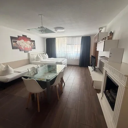 Stabel 8,1 Km Von Europa Park Apartment Kippenheim